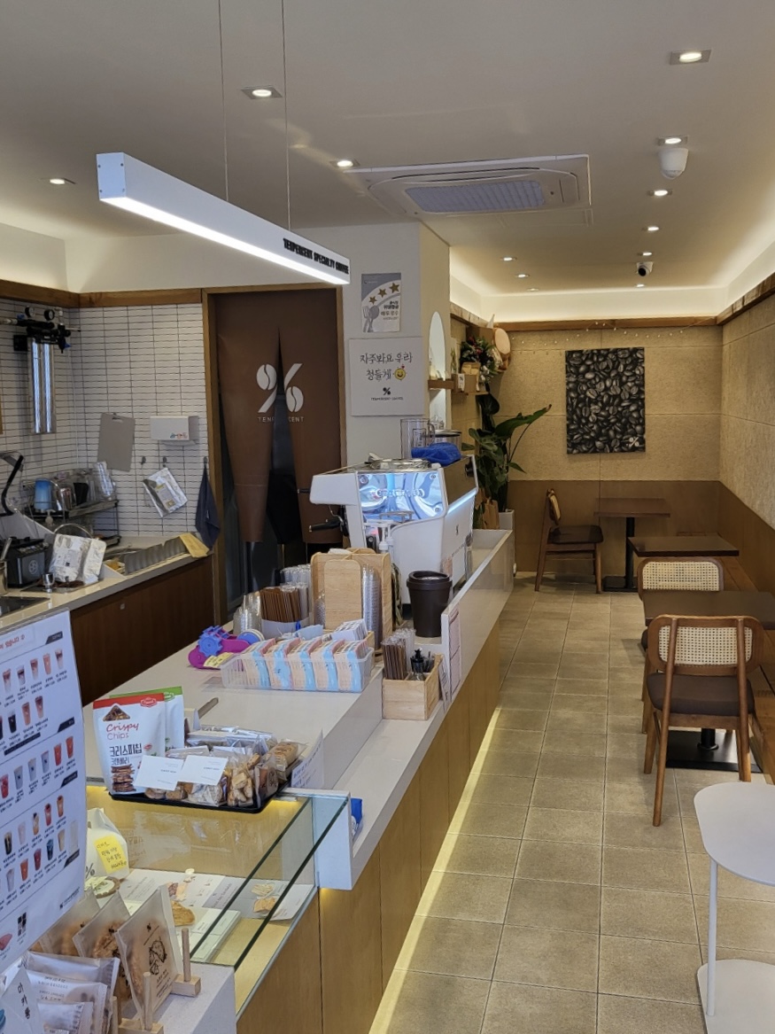 텐퍼센트커피 강서지사점가게 이미지3