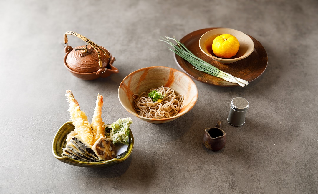 Warm Soba with Assorted Deep-fries