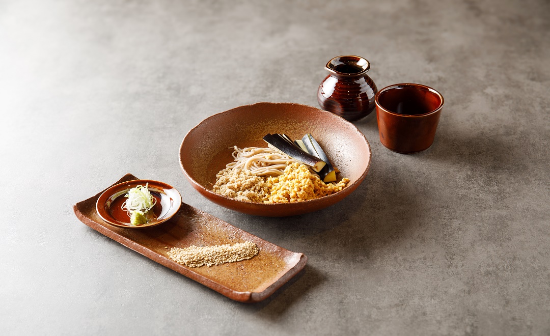 Soboro Nas Soba [Minced Pork and Egg, Deep-fried Eggplant]
