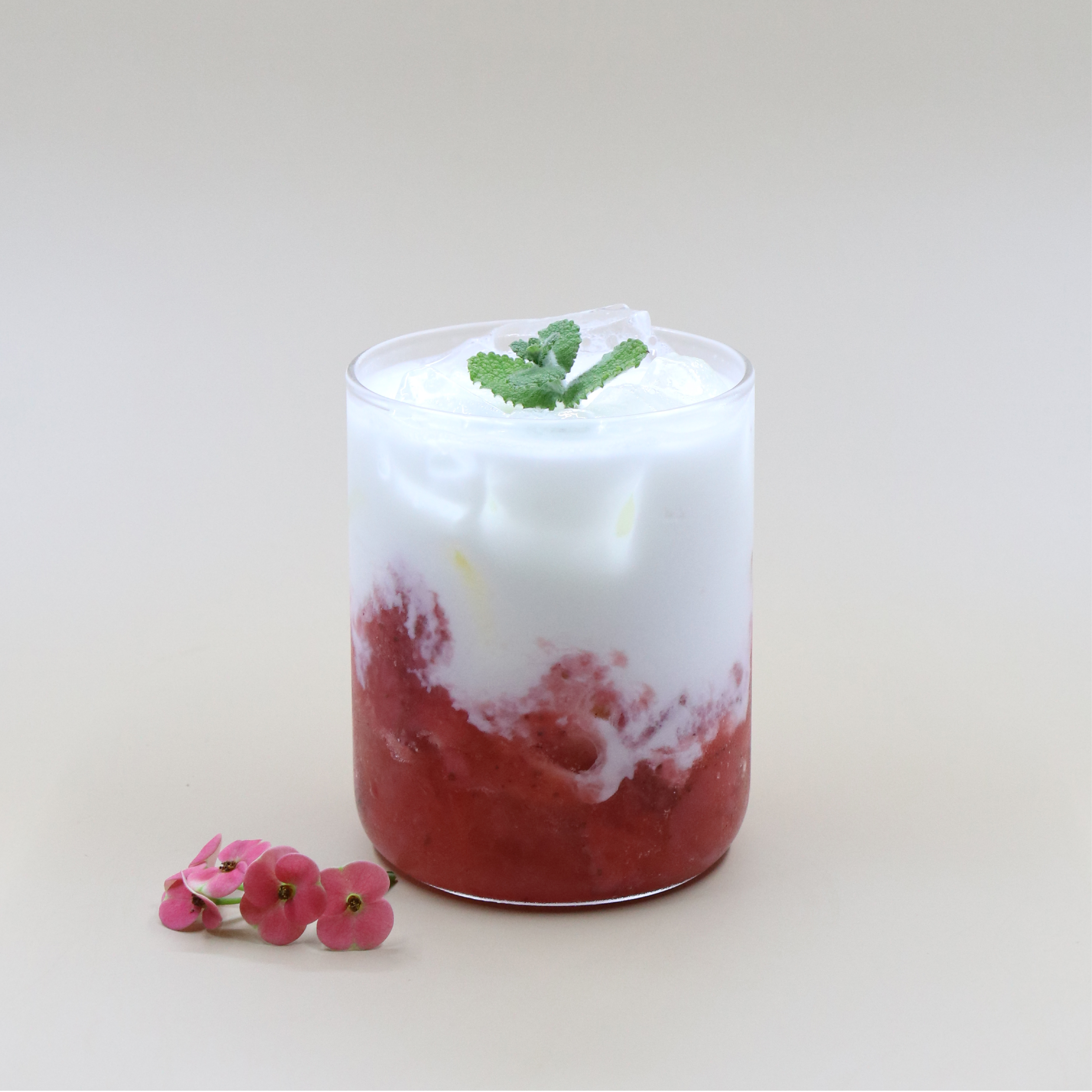 Strawberry Latte (ICE)
