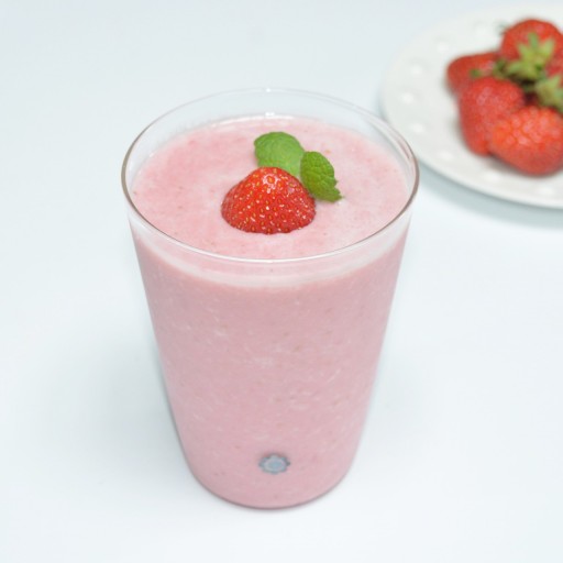 Strawberry Smoothie (ICE)
