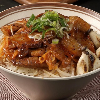 Chinese Spicy Stir-fried Pork with Rice