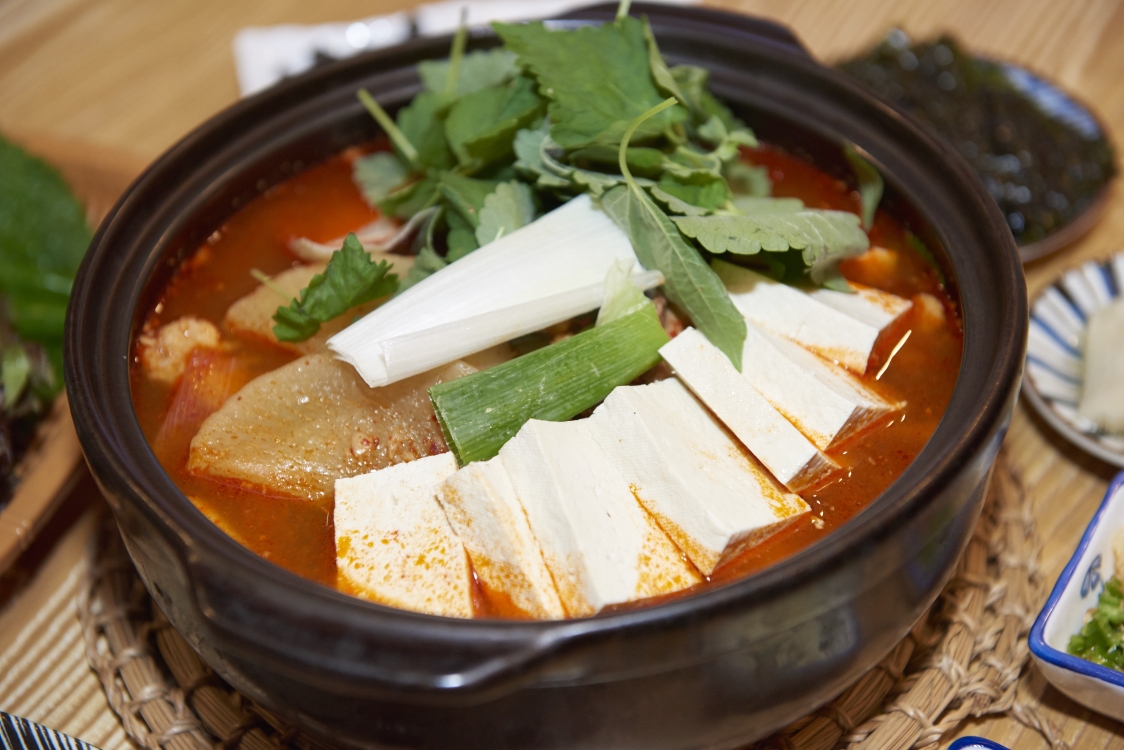 Set Menu B for 2 People (Regular Assorted Sliced Raw Fish for 2 People + Spicy Fresh Rockfish Stew)