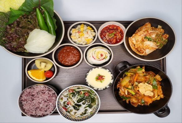 Spicy Stir-fried Black Pork Set Menu