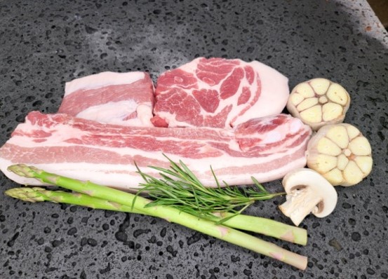 Black Pork Whole Pig 600g