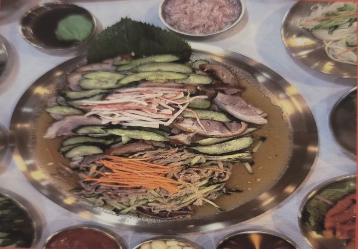 Chilled Braised Pigs' Feet Salad