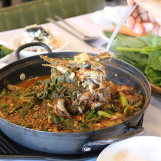 Leaf Wraps and Rice with Anchovy
