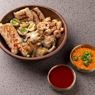 2 People Huddle Together (Fresh Intestines + Pork Mesentery + Intestines with Green Onion)