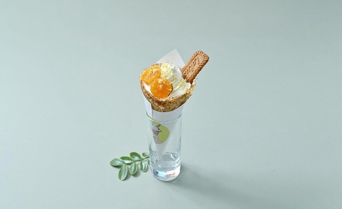 Fresh tangerine crepe