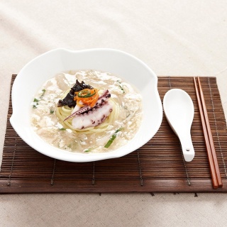 Seafood Noodles in Thick Broth