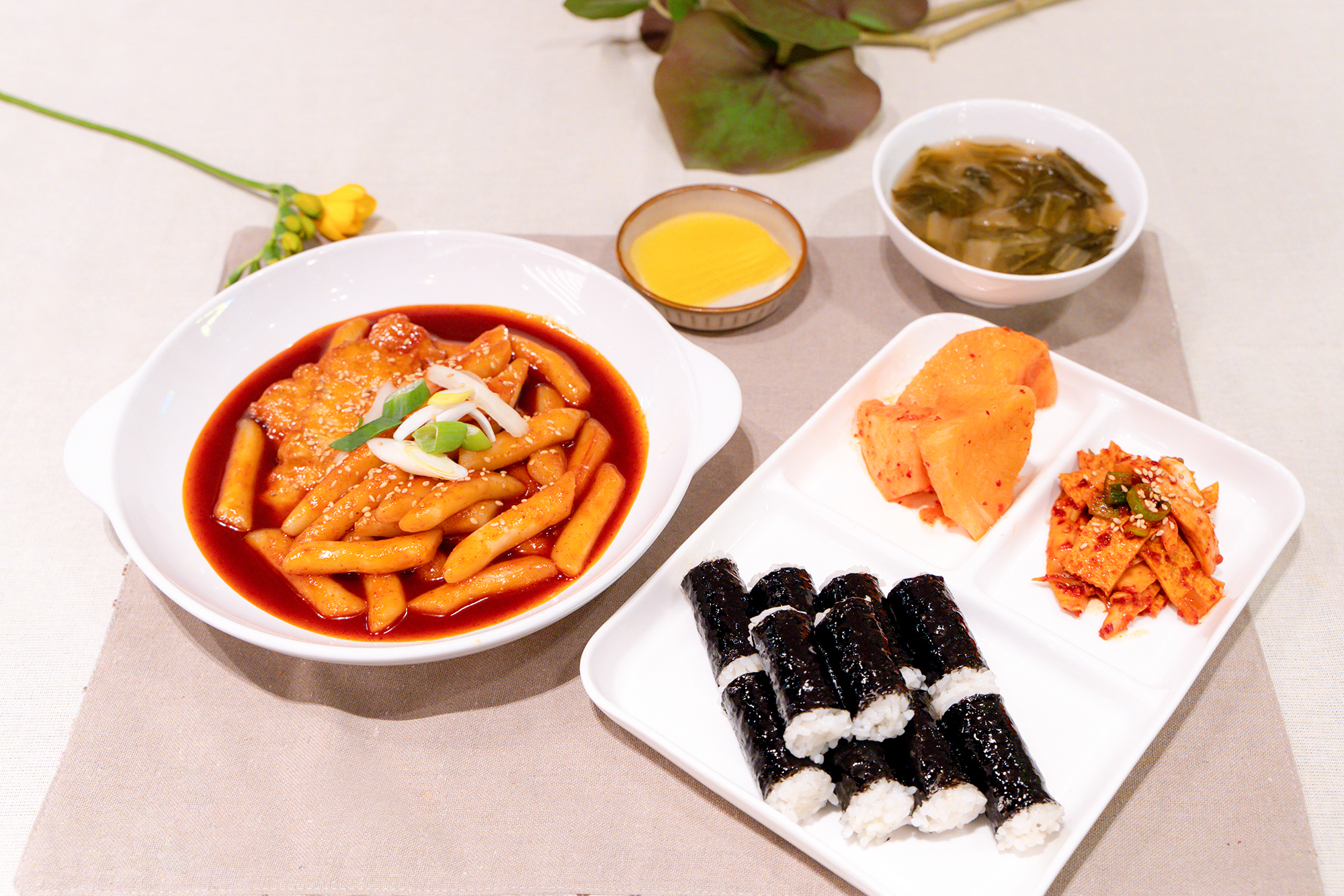 Chungmu Gimbap and Tteokbokki
