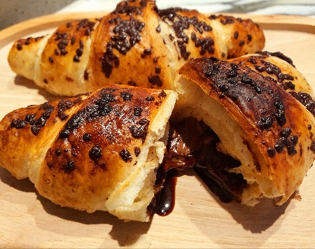 Chocolate Croissant (2) 15 minutes for preparation
