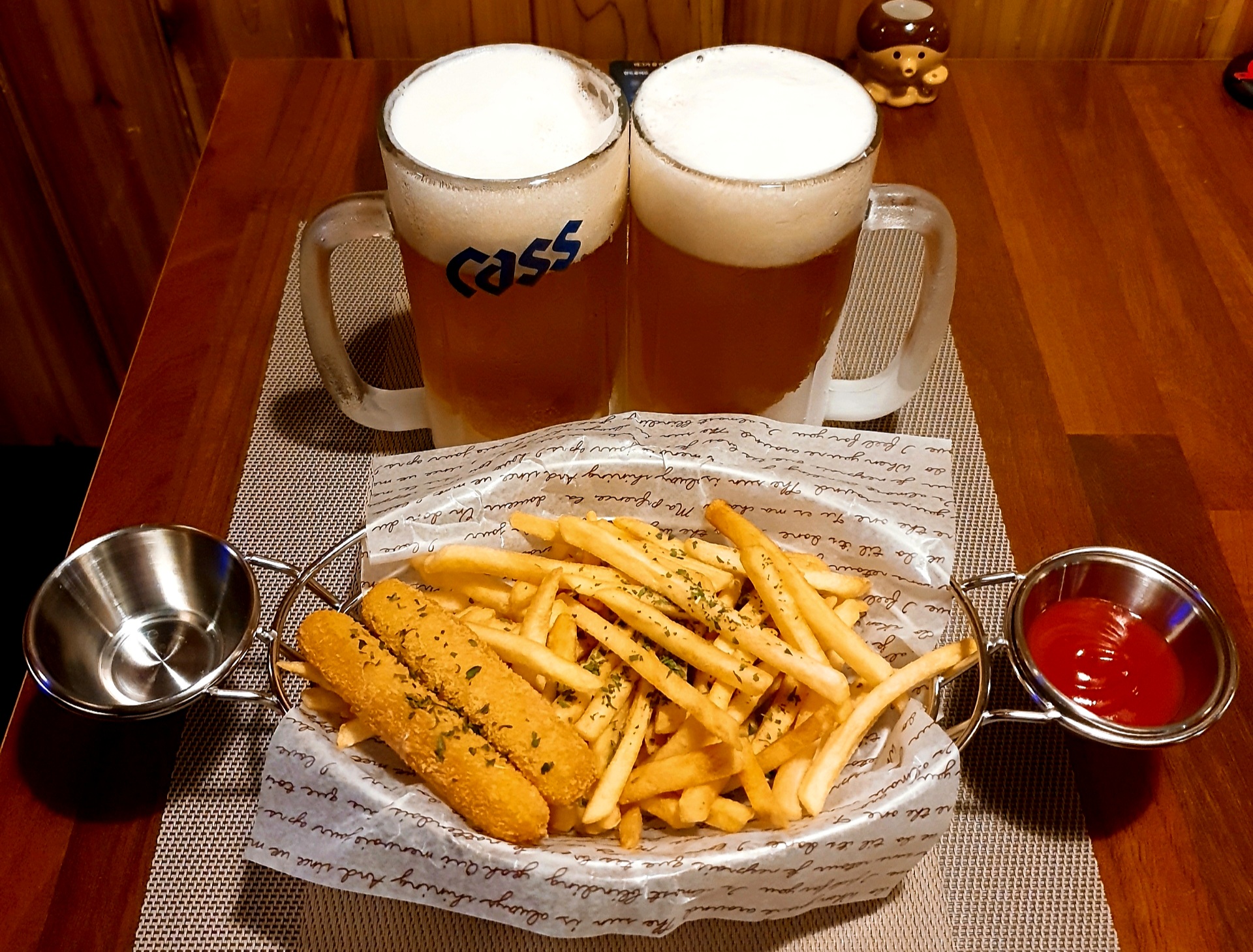 French Fries and Cheese Beer Set Menu(French Fries & Cheese Sticks & 2 Glasses of 500ml Draft Beer)