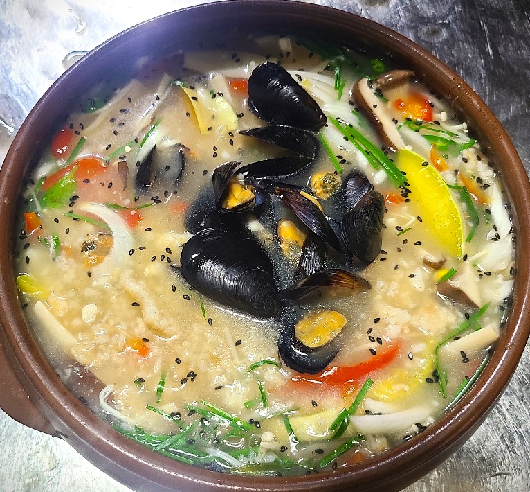 Puffer Fish and Scorched Rice Stew