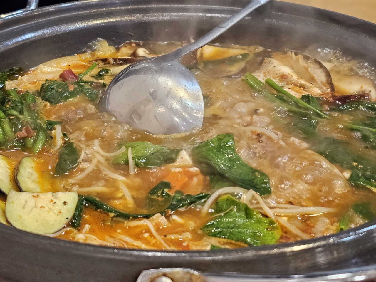 Beef Hot Pot (For 4 Persons)