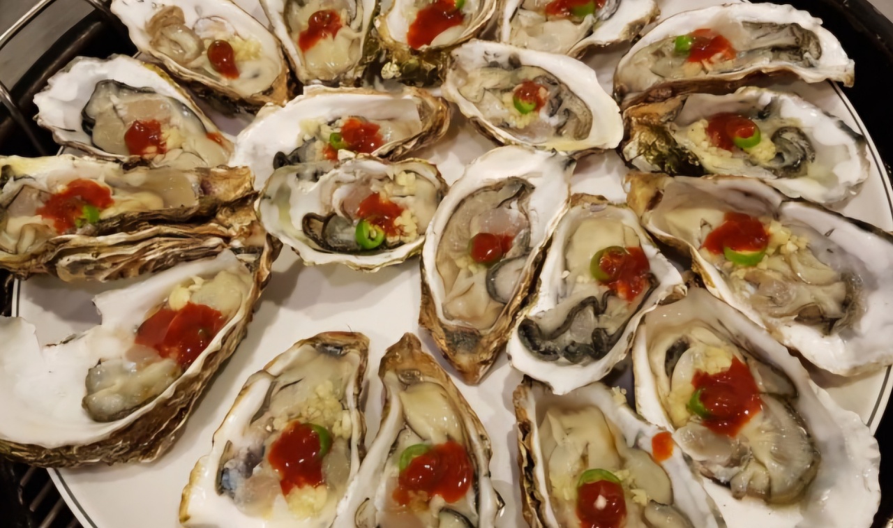 Fresh Raw Oysters