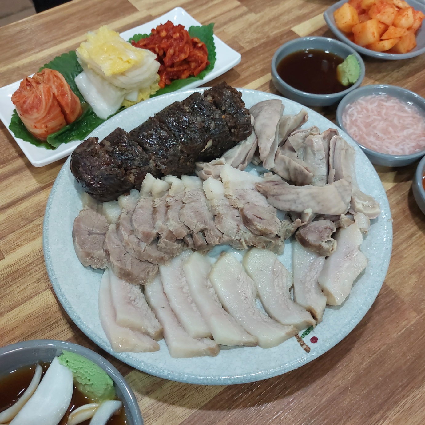 Assorted Boiled Pork Slices