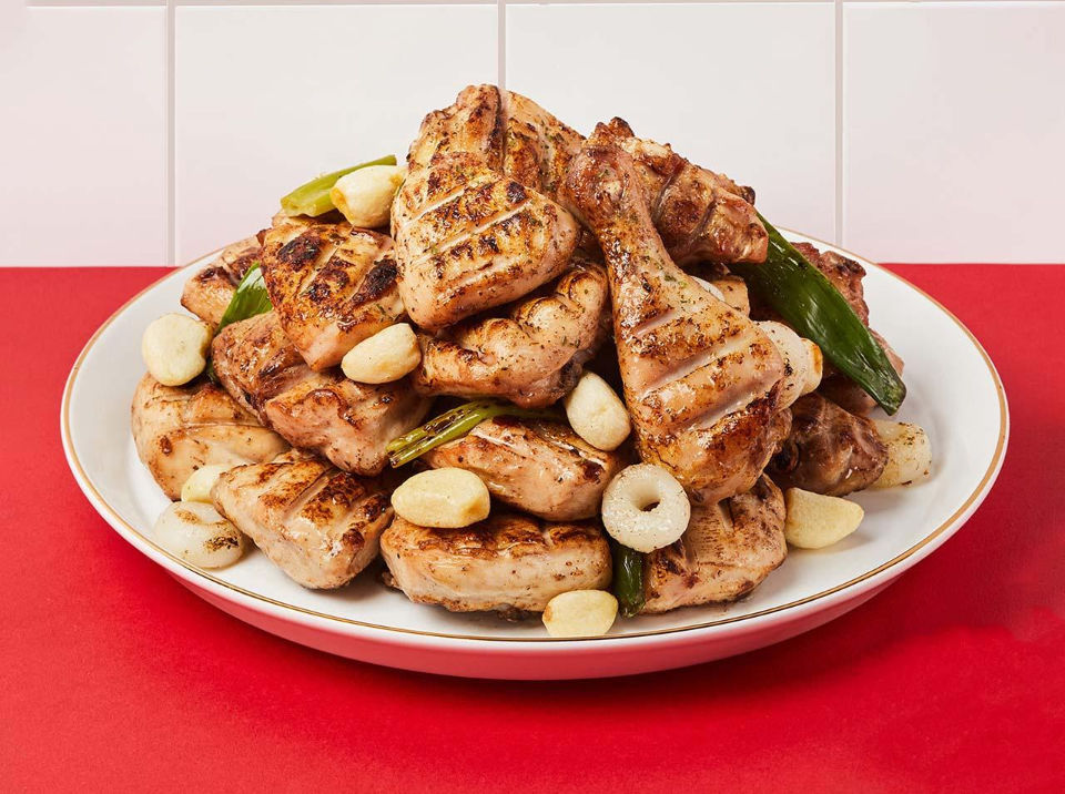 Charcoal-grilled Salt and Whole Garlic Chicken