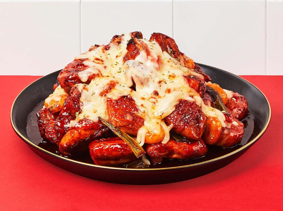 Charcoal-grilled Mozzarella Cheese and Red Seasoned Chicken