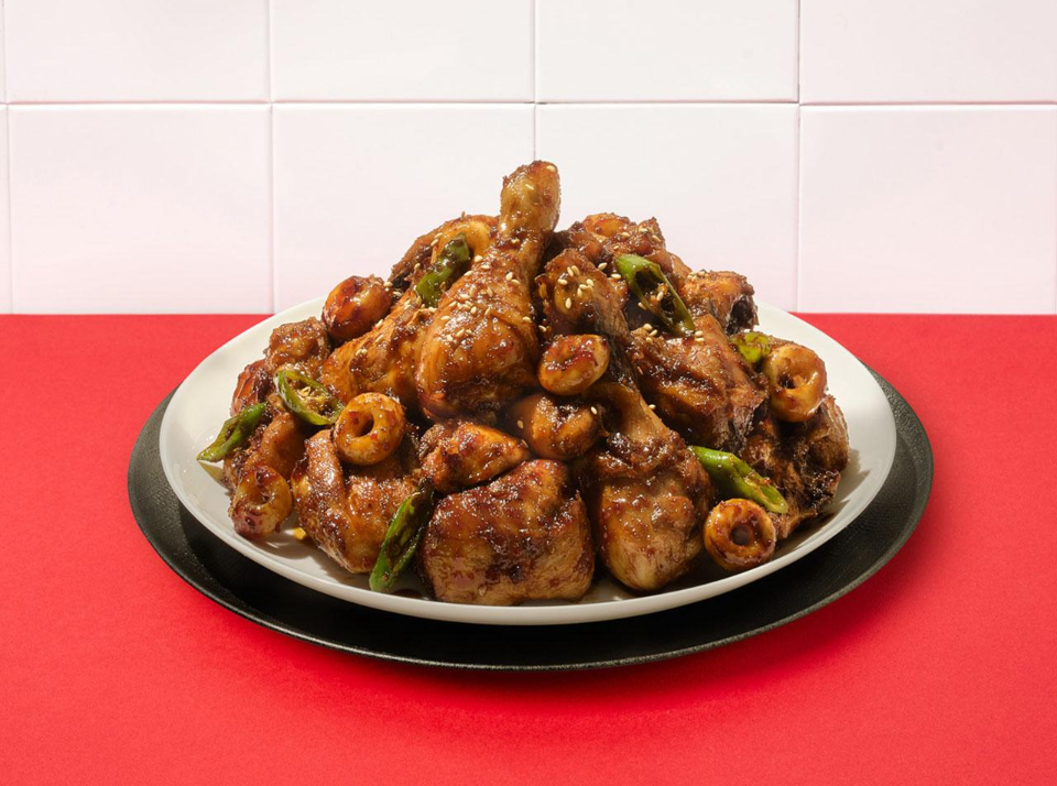 Charcoal-grilled Black Seasoned Chicken