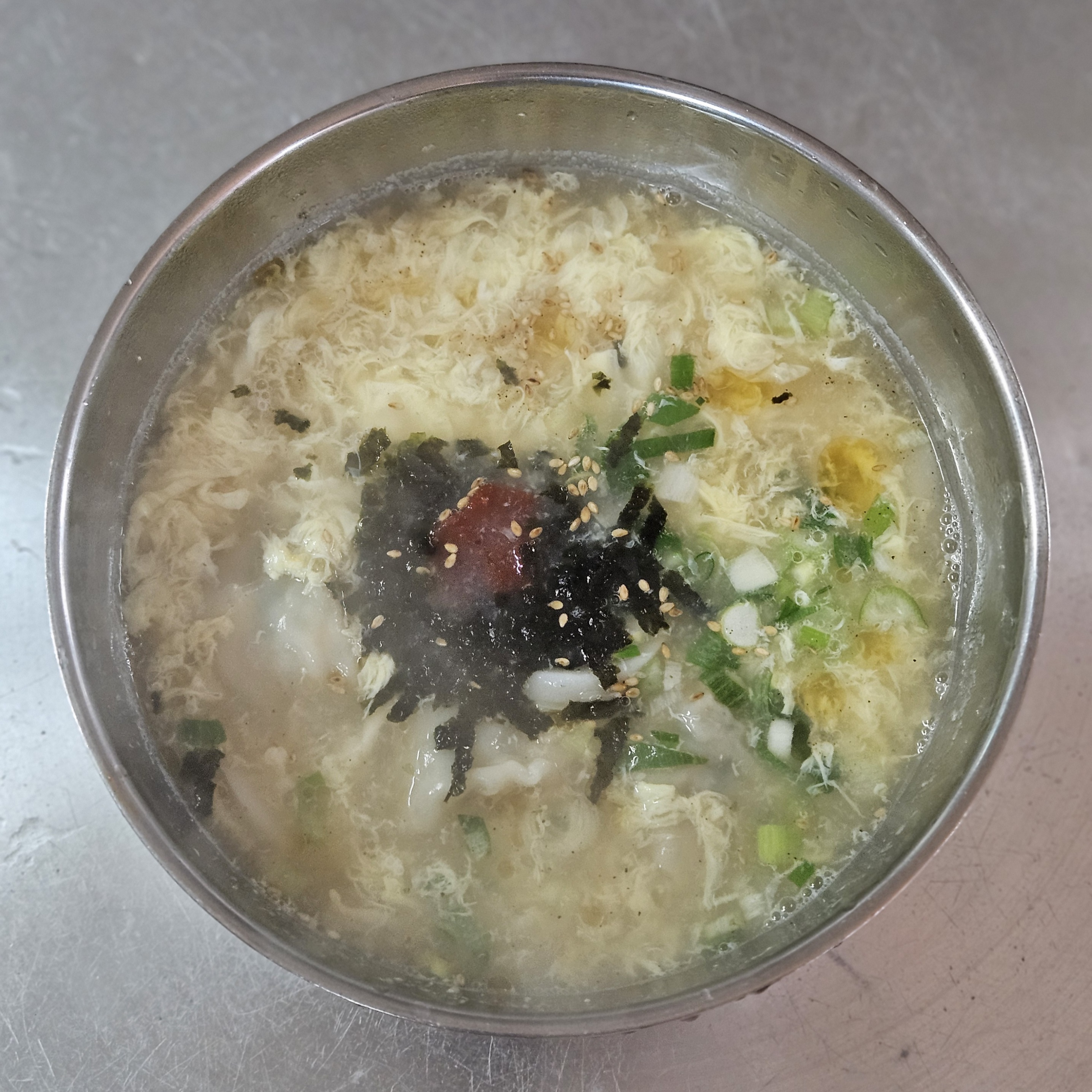 Rice Cake and Mandu Soup