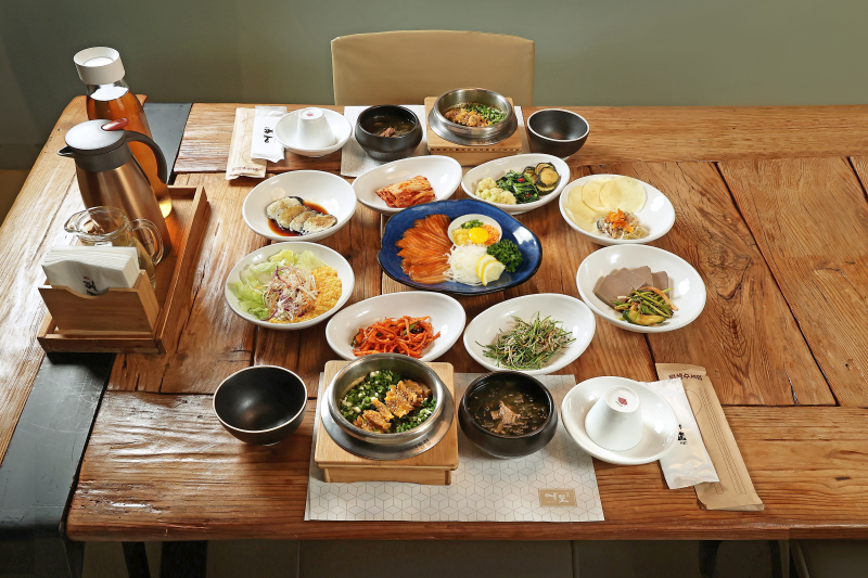 Sea A Abalone Hot Stone Pot Rice + Soy Sauce Marinated Salmon