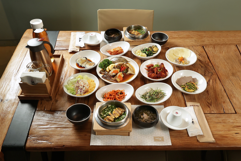 Sea D Abalone Hot Stone Pot Rice + Soy Sauce Marinated Crab Set Menu