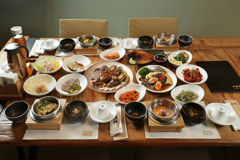 Braised Abalone and Beef Galbi (for 2 people) + Barley-aged Dried Yellow Croaker + Soy Sauce Marinated Crab + Spicy Marinated Crab