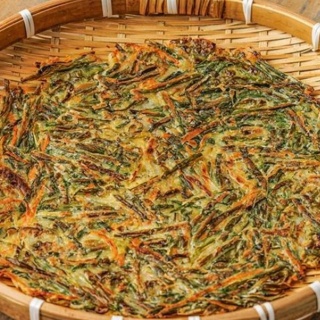 Spicy Chili and Garlic Chive Pancake