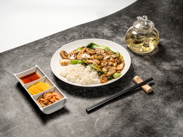 Stri-fried Pine Mushrooms with Rice