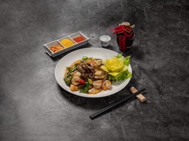 Stir-fried Seafood and Vegetables