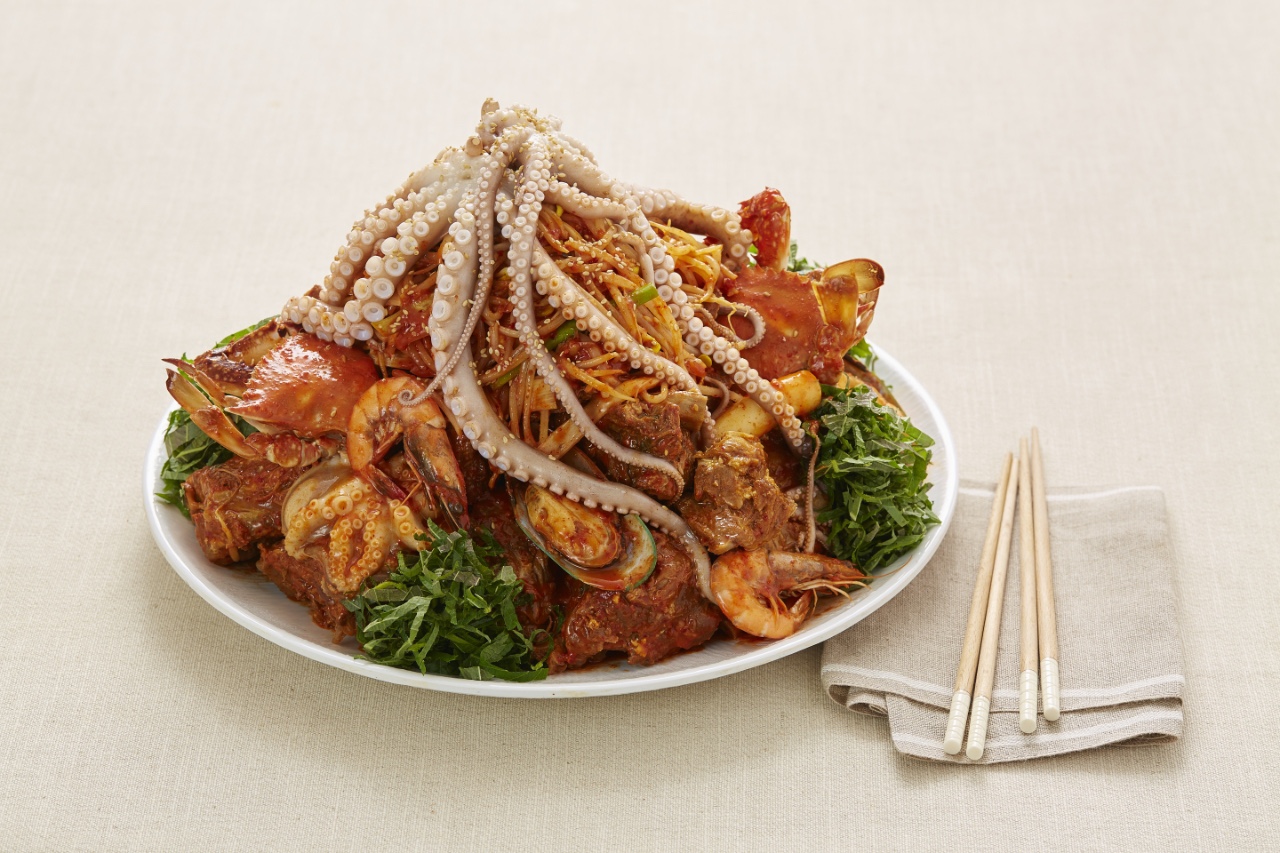 Braised Seafood and Pork Neckbone