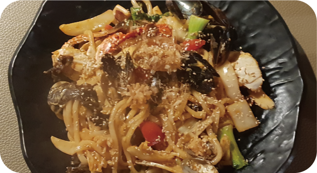 Stir-fried Seafood Udon