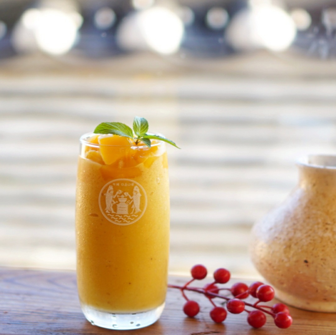 Smoothie: Blueberry Yogurt / Red Bean / Mango Banana / Strawberry Banana