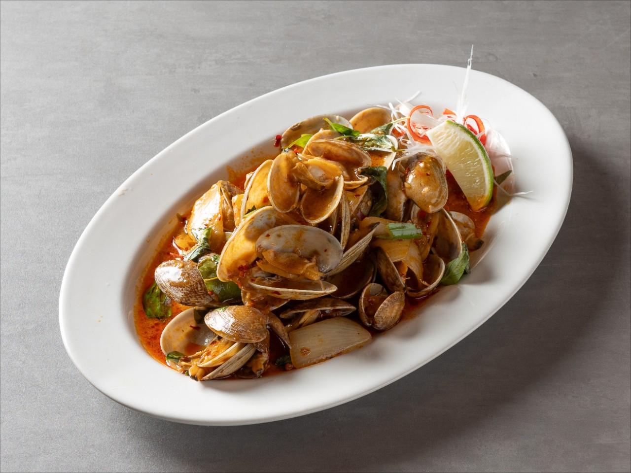 Stir-fried Clams with Roasted Chili Sauce