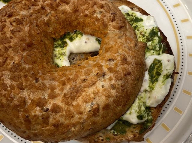 Basil Onion Bagel