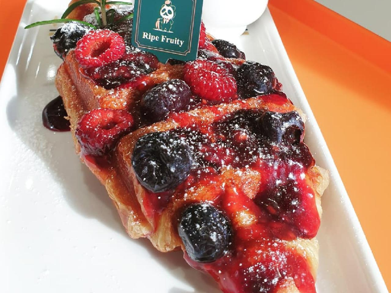 Raspberry & Blueberry Croffle