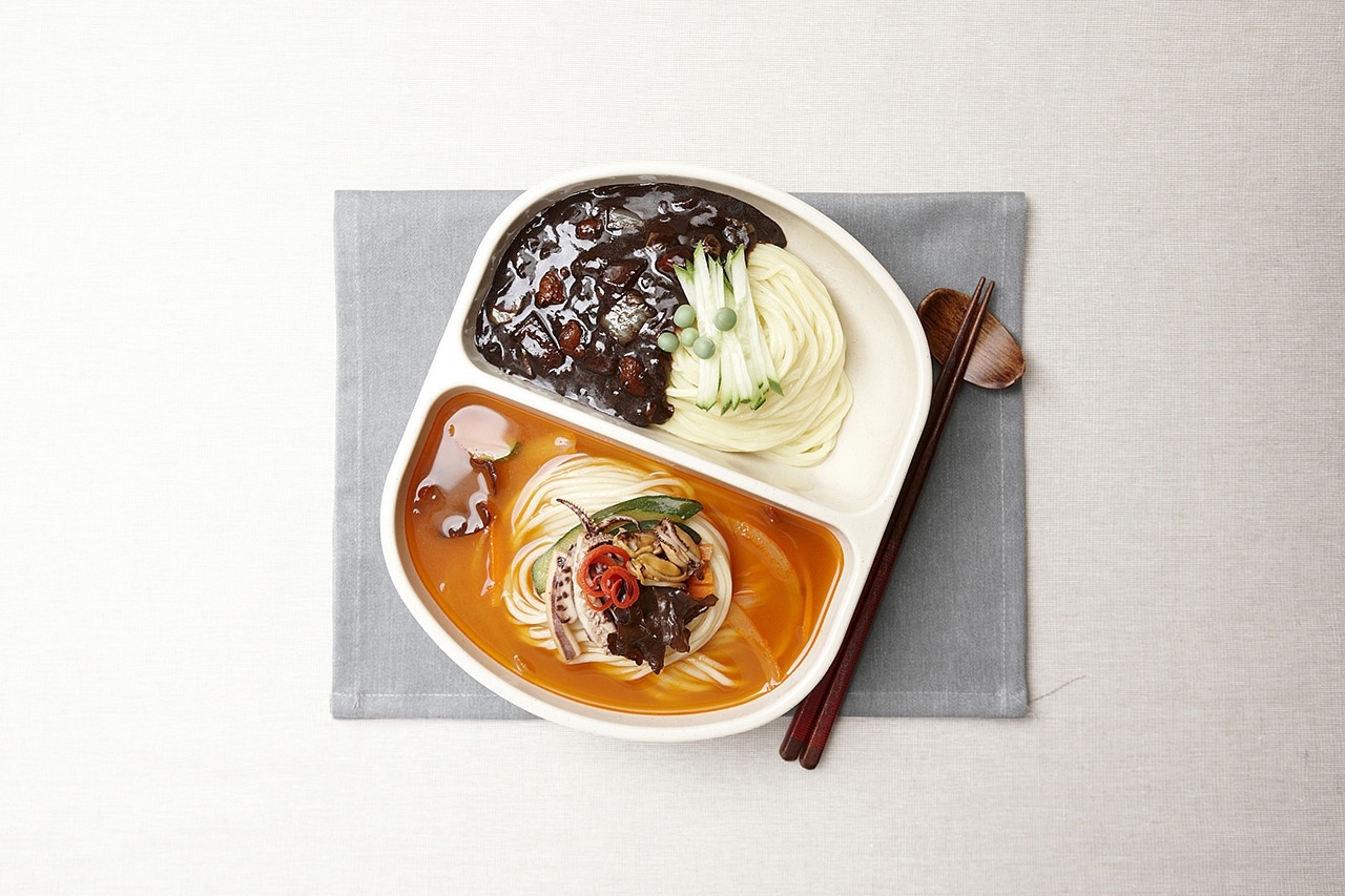 Black Bean Sauce Noodles and Spicy Seafood Noodle Soup