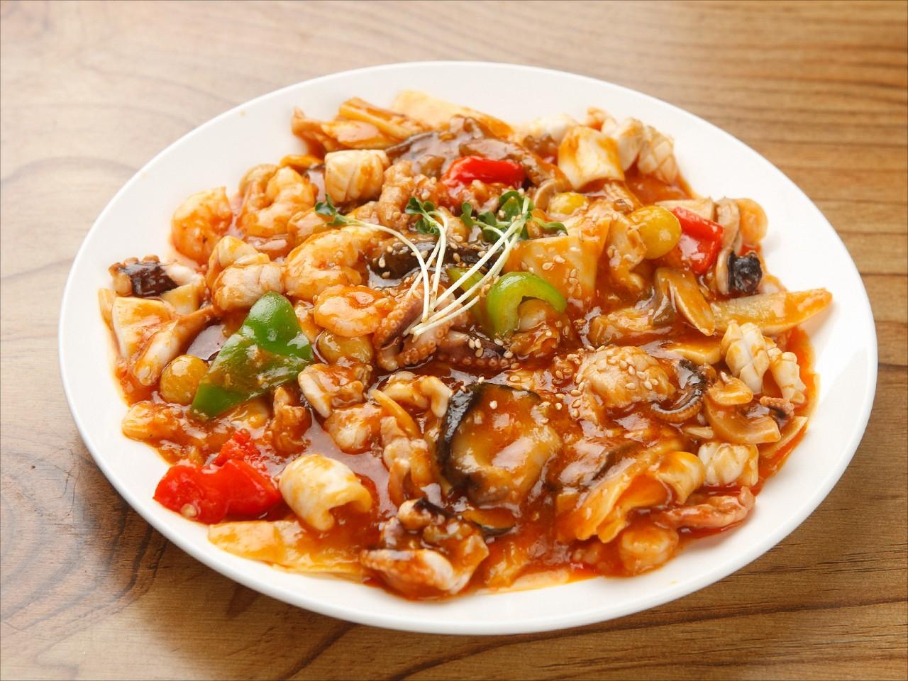 Stir-fried Seafood and Vegetables
