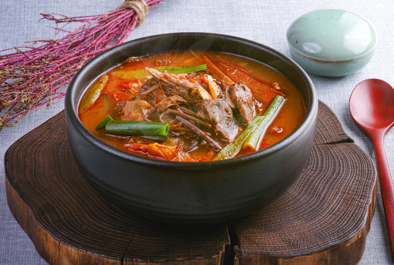 Authentic Spicy Beef Soup + Hot Stone Pot Rice