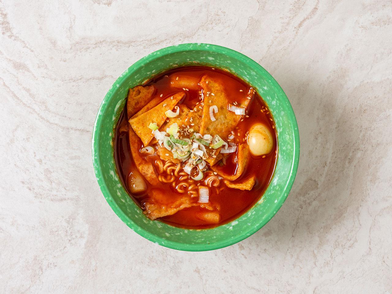 Hand-pulled Dough and Instant Noodles with Tteokbokki