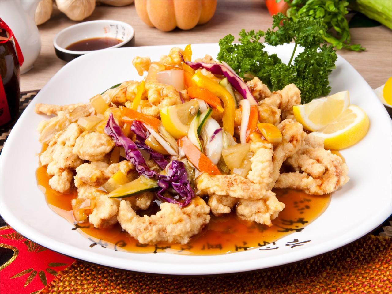 Hwanggung Deep-fried Pork with Sweet and Sour Sauce