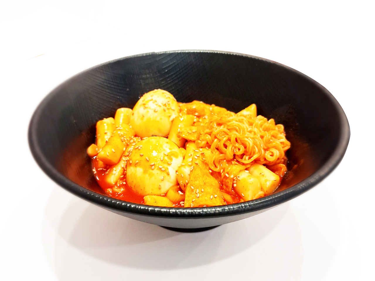 Tteokbokki with Instant Noodles