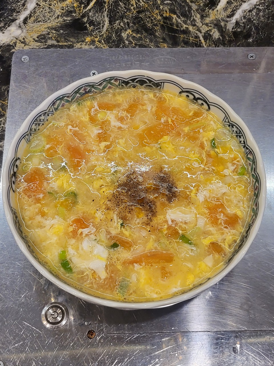 Egg and tomato soup