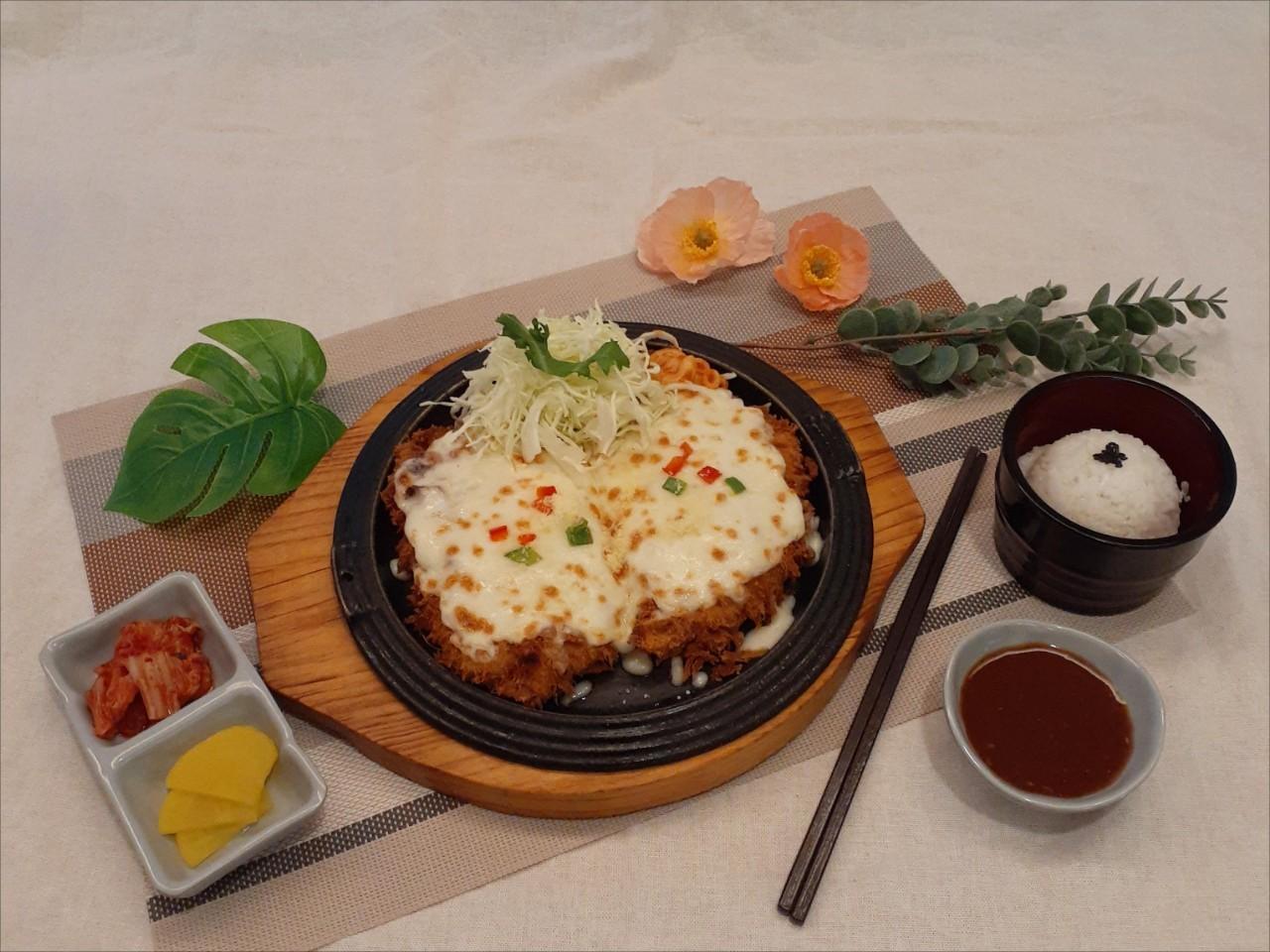 Snowflake Cheese Pork Cutlet