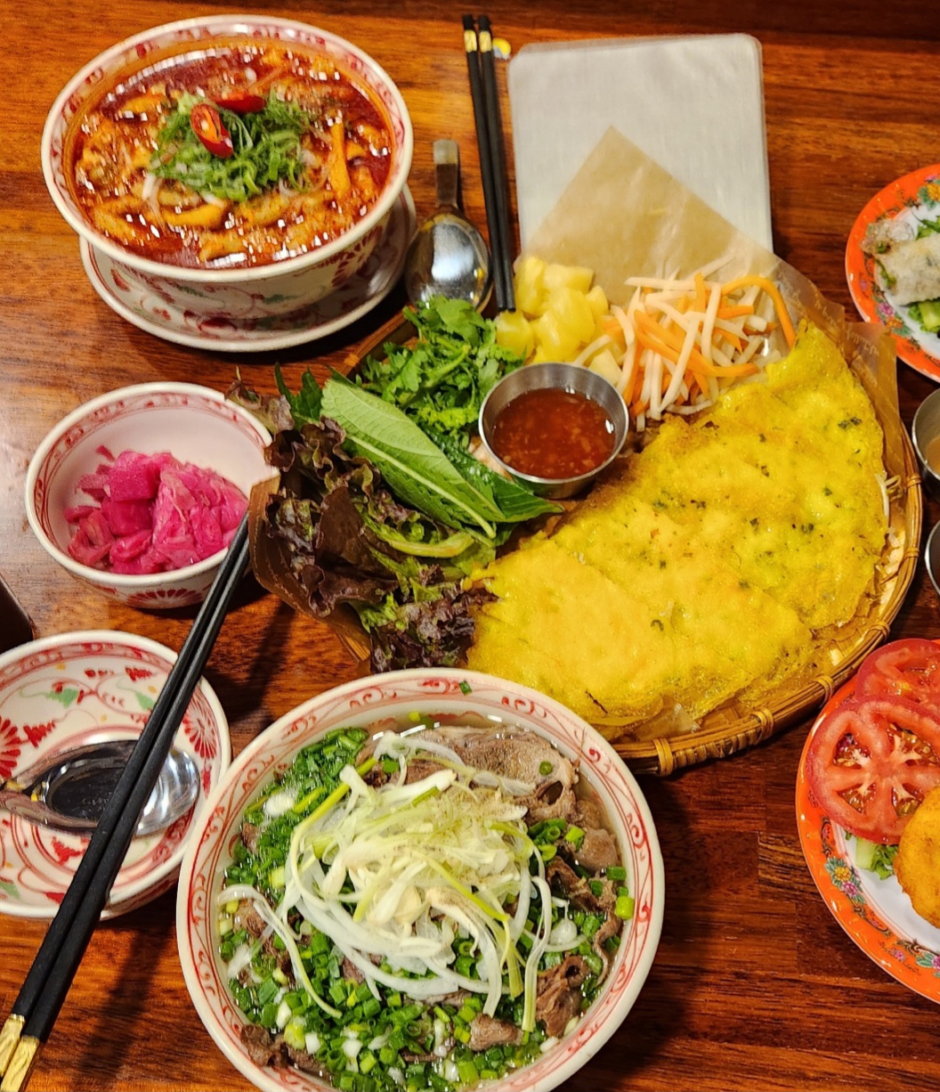 [For 2 Persons] Rice Noodles 2 + Cripsy Pancake + Non-Alcoholic Beverage