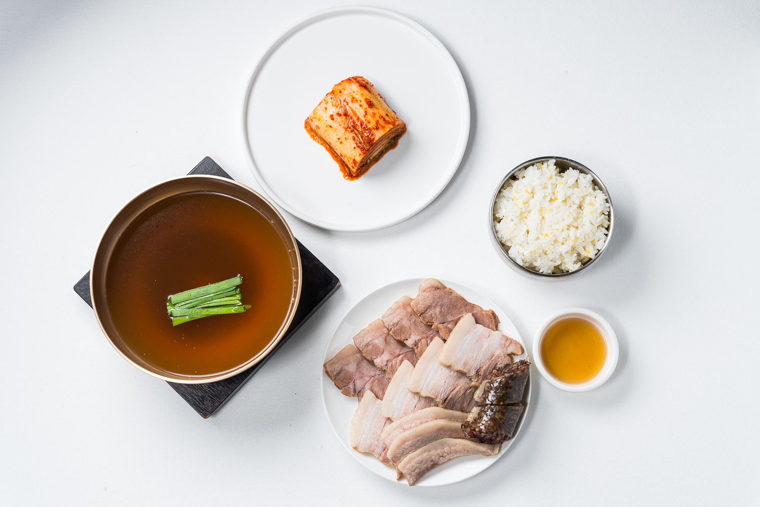 Boiled Pork Set Meal (Suyuk Baekban)
