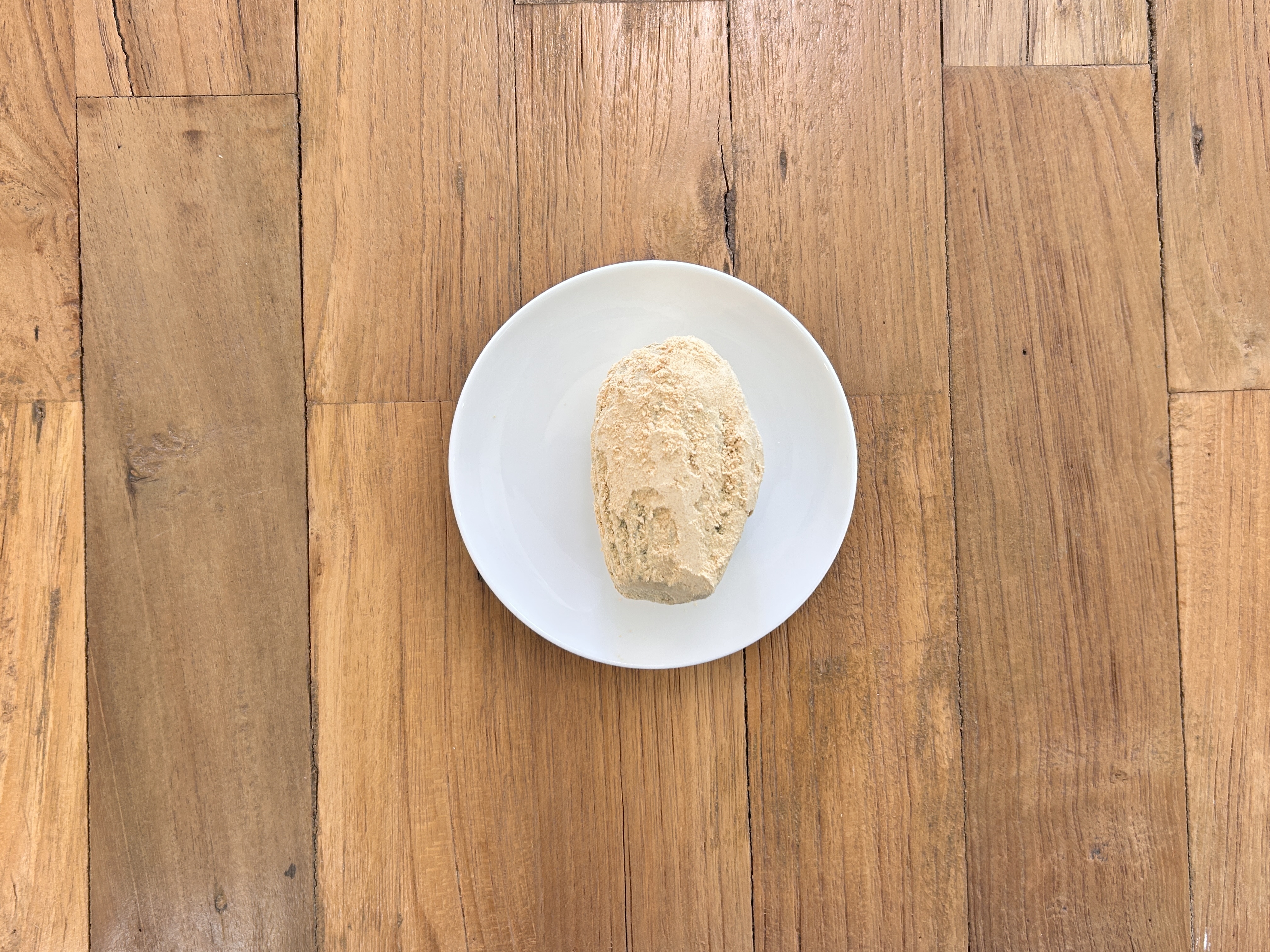 Mugwort and Bean-powder-coated Rice Cake Madeleine