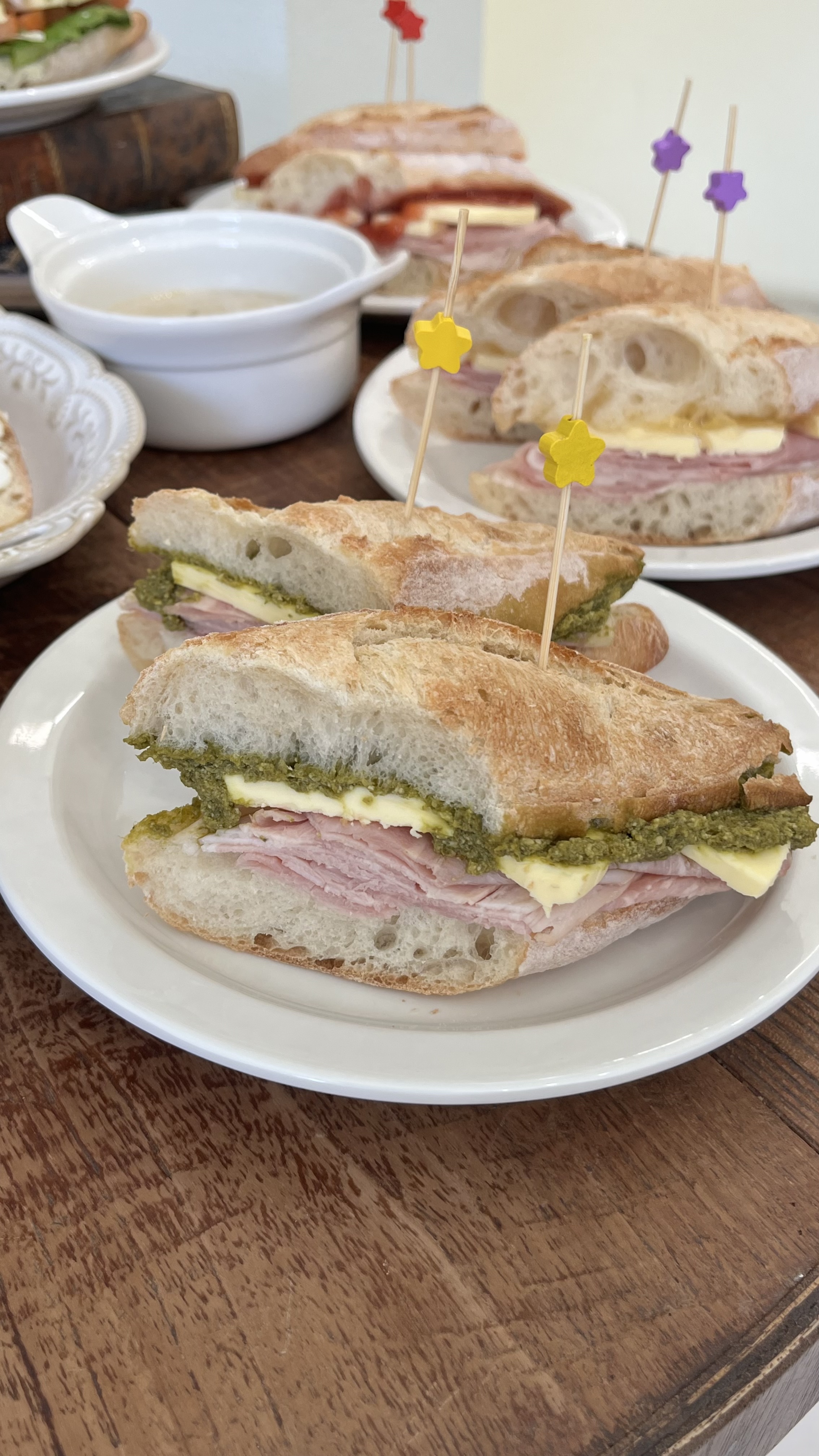 Basil Jambon-beurre Baguette