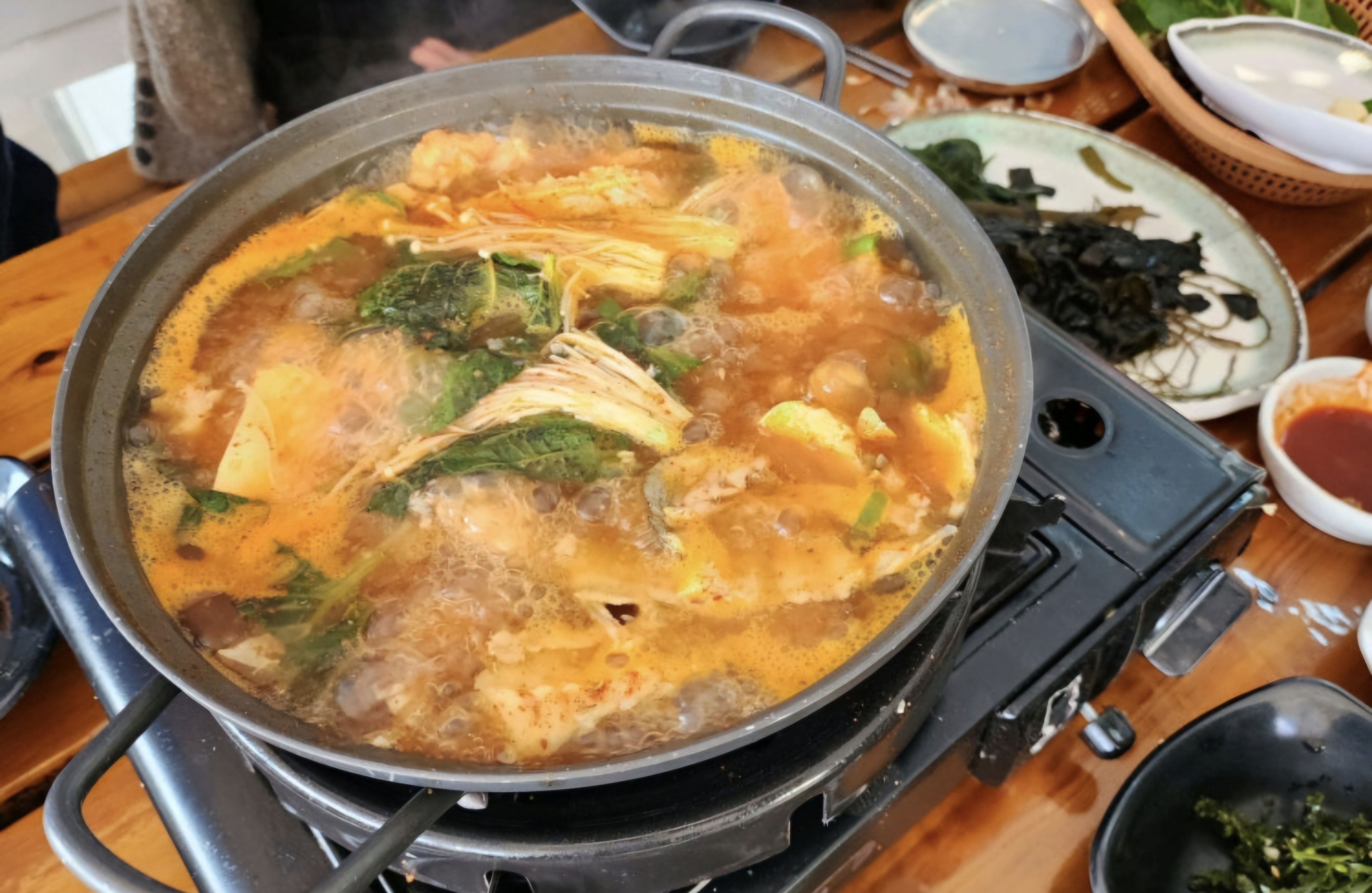 Raw rockfish spicy stew